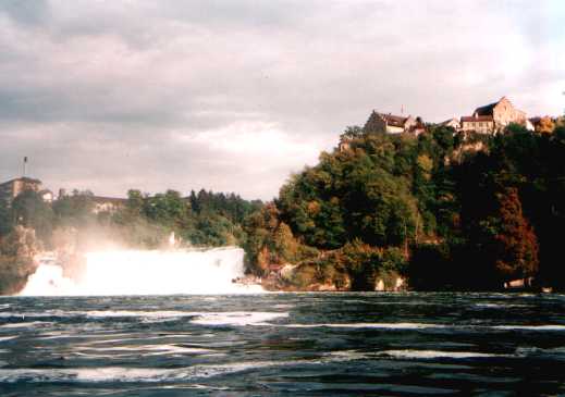 Rheinfall und Schloss Laufen vom Boot aus