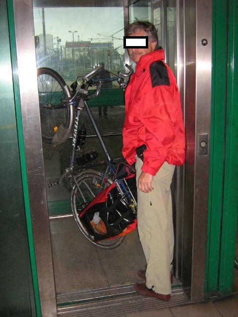 Bahnhofs-Aufzug