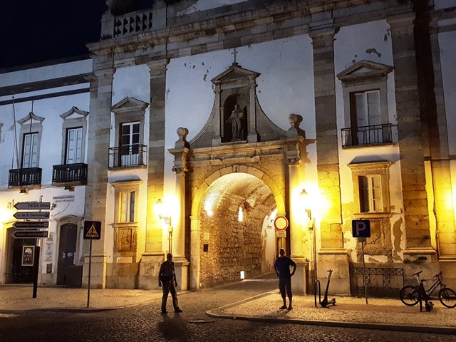 Stadttor Arco da Vila in Faro