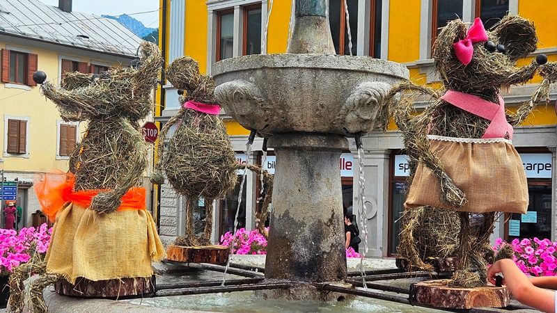 Strohfiguren Pontebba